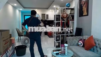 Nhà phố nguyên căn Đầy đủ nội thất Thị Trấn NB giá 10tr