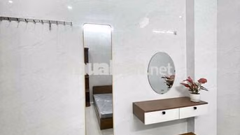 28 phổ Quang F2 Tân bình. 2 mtiền nền hay đi cửa sau Sau lưng NH Hoa
