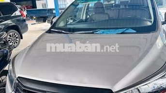 Toyota Innova 2.0E 2024 Bạc 30,000 km