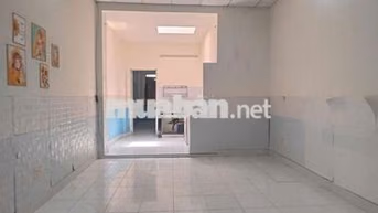 Cho thuê nhà rộng hẻm 606 QL13 7tr/tháng