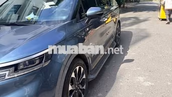 Kia Carnival KA4 2.2 AT FH7 Xanh