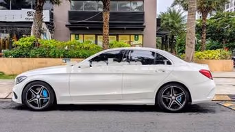 Mercedes-Benz C250 AMG Trắng 5 chỗ
