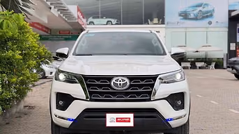Toyota Fortuner 2024 2.4L 4x2 AT Trắng