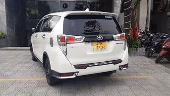 Toyota Innova Venturer Trắng 8 chỗ Tự động