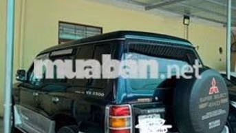 Mitsubishi Pajero SUV Đen