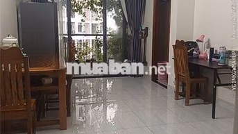 Bán 312 Lạc Long Quân. DT - 66m2 2PN 2WC