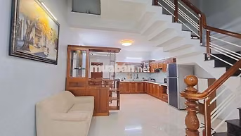 CHO THUÊ NHÀ ĐẸP 4PN GẦN BIỂN VƯƠNG THỪA VŨ