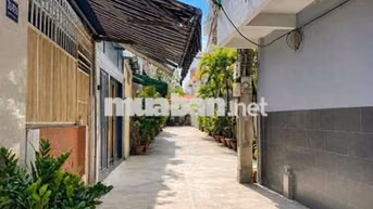 Hoa hồng 1% nhờ A,CE chạy phụ  🏡 BÁN NHÀ HẺM CÁCH MẠNG THÁNG 8