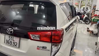 Toyota Innova E 2022 Trắng 7 chỗ