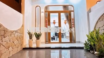 Bán nhà hẻm Tuệ Tĩnh 81m2 2PN sân ô tô full nội thất