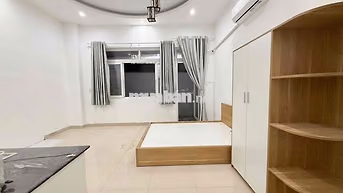 CHDV tầng trệt - Full nội thất 40m2 - sân sau rộng- trống sẵn ở liền