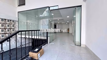 Mặt bằng kinh doanh mới 100% mặt tiền Huỳnh Tấn Phát Quận 7 sát PMH Q4