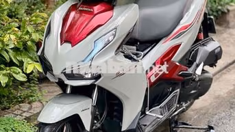 Honda Airblade 160 ABS 2025 Trắng đỏ 1 chủ