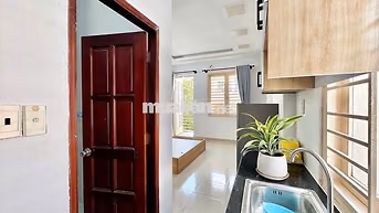 PHÒNG BAN CÔNG RỘNG FULL NỘI THẤT GẦN SÂN BAY, CVPM QUANG TRUNG