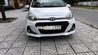 Hyundai Grand i10 Trắng 5 chỗ