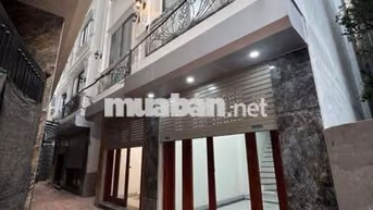 hơn 7 tỷ - TT Cầu Giấy lô góc 2 thoáng 35m2 x 4 tầng dân xây, cực hiếm