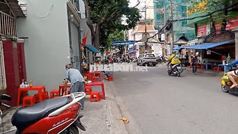 Cần cho thuê phòng ngay mặt tiền đường gần công viên làng hoa 