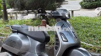 Piaggio Vespa GTS 300 2021 Xám 19000km bstp