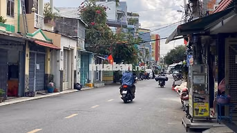 Bán nhà đường 10m Nguyễn Văn Yến, Tân Phú - Sử dụng 180m2