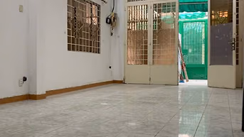 Cho thuê nhà đường Đồng Xoài gần chợ Hoàng Hoa Thám Tân Bình