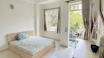 Studio ban công Thảo Điền, full nột thất
