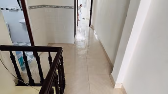 Cho thuê nhà 4 x16 m đúc lầu 4 phòng ngủ hẻm thông xe hơi lê văn thọ