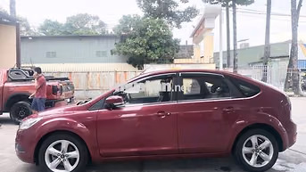 Ford Focus 1.8AT 2011 Tự động Đỏ