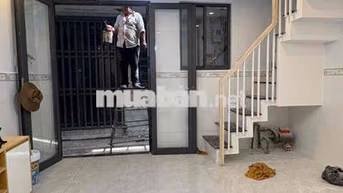 Cần bán cân nhà đang ở , do muốn đổi vị trí
