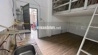 Phòng dưới trệt xe đẩy vào phòng gác bếp wc ko chung chủ giờ tự do