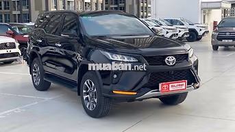 Toyota Fortuner Legender 2025 2.7V 4x4 AT Đen