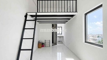 PHÒNG CỬA SỔ TRỜI CÓ MÁY LẠNH THANG MÁY NẰM GẦN NGÃ TƯ HÀNG XANH