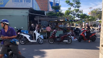 Cho thuê mặt bằng năm ngay trung tâm cảng, 2 mặt tiền. Khu chợ cảng