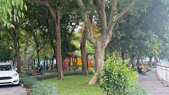 Bán toà nhà mặt phố Quảng Khánh, view Tây Hồ 275m2, 420 tỷ.