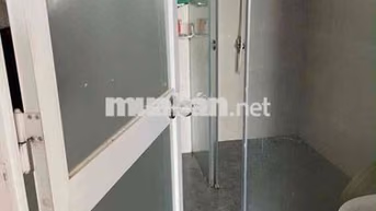 e cho thuê căn zentower q12 2 pn 2 wc sẵn 1 máy lạnh chỉ 6 tr cọc 1 .