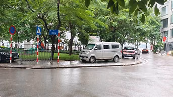 Bán toà nhà mặt phố Quảng Khánh – Tây Hồ 180m2, 258 tỷ.
