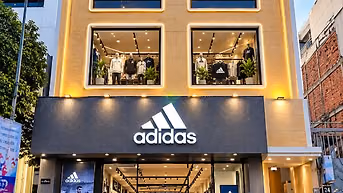 Cho Thuê Nhà 52 Nguyễn Trãi - Bến Thành Quận 1 -Ngang 9m( nở hậu 12m )