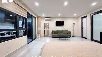 CHO THUÊ CĂN HỘ CAO CẤP 50m2 BANCONG NGAY VÒNG XOAY DÂN CHỦ
