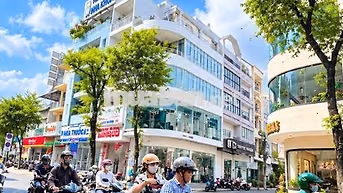 TÒA NHÀ ĐỐI DIỆN VẠN HẠNH MALL, TRỆT 4 LẦU DTSD ~450M2 CHỈ 90TR