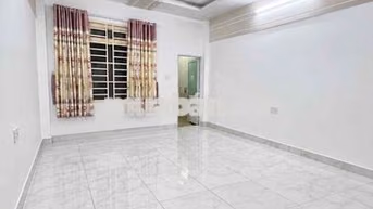 Phòng lầu 1 nhà nguyên căn free điện nước