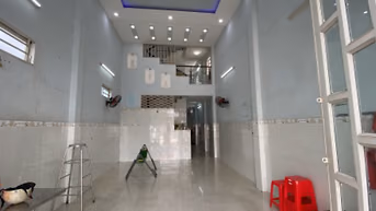 CẦN TIỀN BÁN GẤP NHÀ KHUÔNG VIỆT 3 TẦNG CÓ SÂN RỘNG TIỆN KDMB