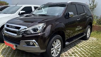 BÁN NHANH ISUZU MU-X 7 CHỖ – 2019 - 48.000km