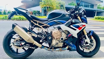 BMW M 2022 Đen, Trắng, Xanh 16.000 km