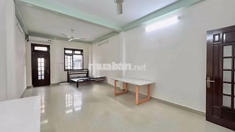 Cho Thuê Căn Hộ Nội Thất Cơ Bản_Ban Công Rộng_40m2 Ngay Cầu Vượt 3/2