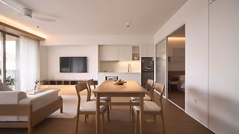 Bán căn hộ dịch vụ view nhà hát Ngọc Trai, 145m2, 116 tỷ. Apartment 