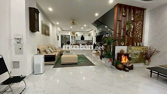 BIỆT THỰ 8*16, TRỆT, 2 LẦU, 4PN, SÂN XE HƠI RỘNG GẦN NGÃ TƯ GA 