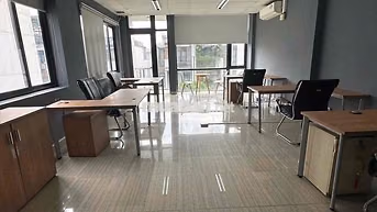Cho thuê văn phòng 45m2 full nội thất 8,5tr Vạn Phúc City