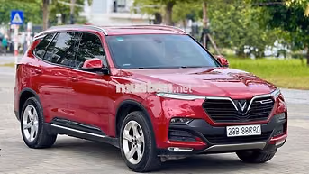 VinFast Lux SA Base 2020 Đỏ