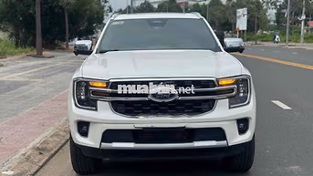 Ford Everest Titan 4x2 2025 8.200 km Trắng
