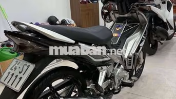 Yamaha Exciter Đen trắng Xe côn tay