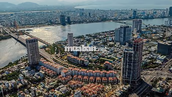 9,5 tỷ căn shop khối đế chân đế tòa chung cư, nhà có sẵn, sổ lâu dài